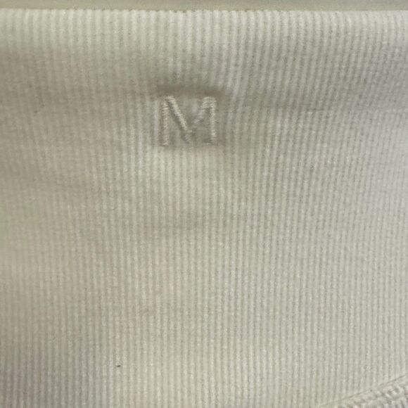 Monday White Sleeveless Crop Top and Shorts Set - Picture 10 of 14